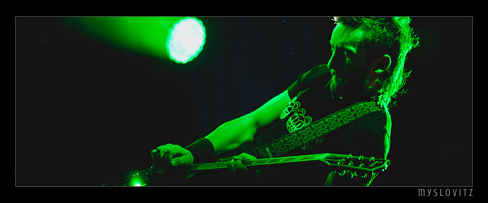 Masthead header